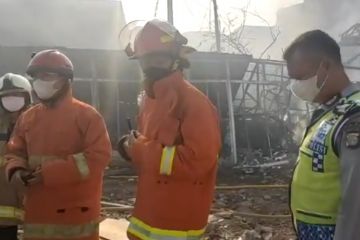 60 kios di Pasar Kalideres Jakarta Barat ludes terbakar