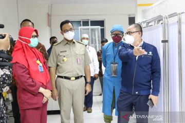 Anies jenguk korban kecelakaan TransJakarta di RS Budhi Asih