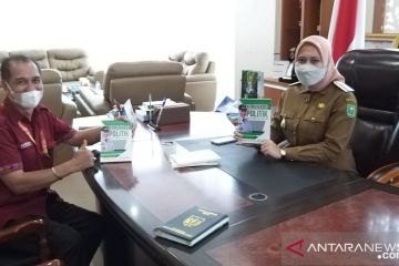 Wartawan Antara Biro Riau hasilkan karya cetak buku bupati Inhu