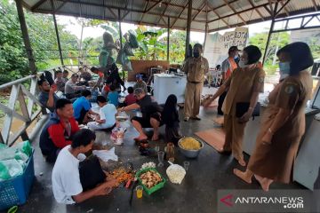 Pemkab Sintang siapkan tempat pengungsian korban banjir