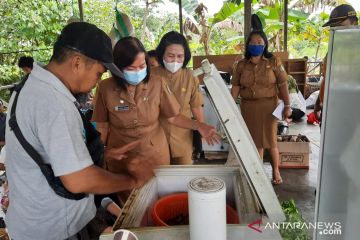 Pemkab Sintang salurkan beras cadangan untuk korban banjir