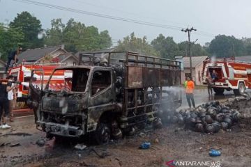 Mobil pengangkut gas elpiji terbakar di Bangka Selatan