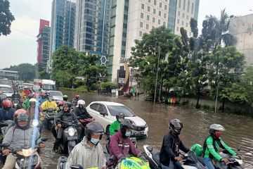 Jalan D.I Panjaitan Jaktim tergenang air 50 cm usai hujan