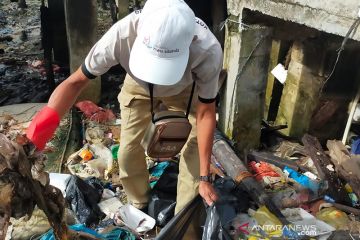 DLH: tumpukan sampah pesisir Tanjungpinang capai ketebalan 3,5 meter