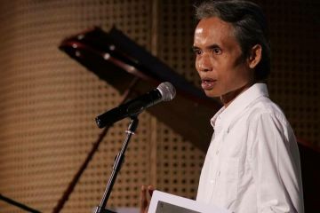 Joko Pinurbo lelang puisi rayakan Bulan Bahasa dan Sumpah Pemuda