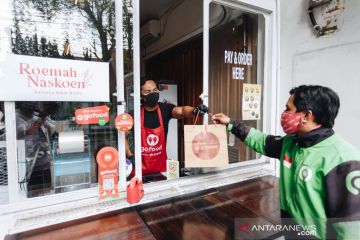 GoFood pimpin layanan pesan antar makanan di Indonesia