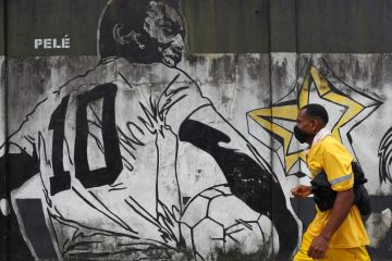 Dunia sepak bola sampaikan penghormatan terakhir kepada Pele