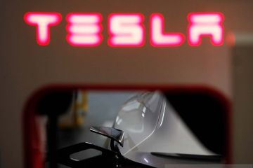 Stasiun pengisian supercharger V4 terbaru Tesla tersedia di Inggris