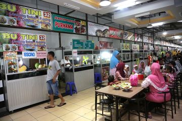 Omset pedagang sentra wisata kuliner di Surabaya merangkak naik