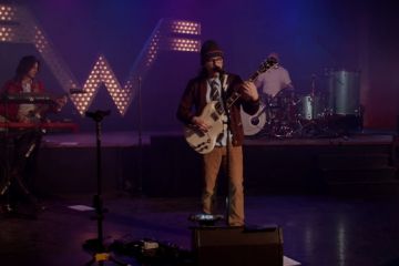 Nostalgia bersama Weezer di Mola Chill Festival London