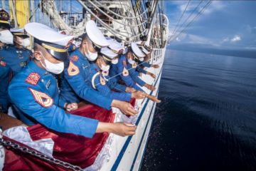 Tabur bunga bagi KRI Nanggala