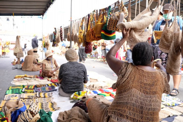 Ramaikan PON, perajin gelar bursa noken khas Papua