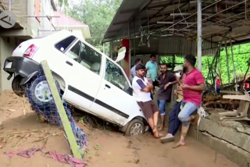 Banjir dan tanah longsor di India selatan tewaskan 21 orang