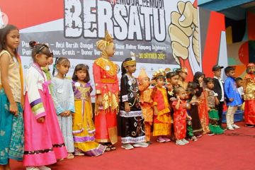 Lomba baju adat anak ajarkan nilai Sumpah Pemuda sejak dini