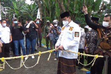 Gubernur Banten sebut jalan lingkungan topang perekonomian warga