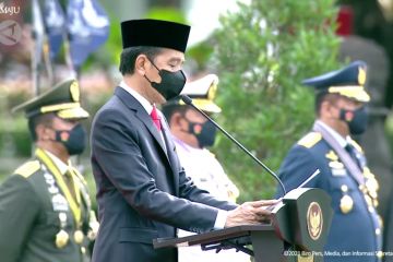 Presiden Jokowi pimpin upacara peringatan HUT ke-76 TNI