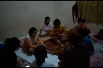 Penggrebekan rumah penampungan calon pekerja migran di Cirebon