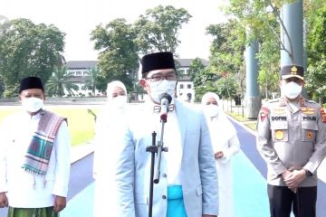 Ridwan Kamil minta santri jadi teladan prokes dan vaksinasi