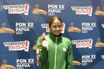 Jatim raih medali emas pertama dari renang terbuka PON XX