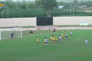 Lumat Babel, Papua melaju ke final bola putri