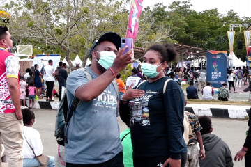 Masyarakat Papua antusias kunjungi Festival Kirab Api PON