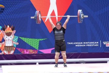 Riau dapat medali emas dari lifter putri Maharani