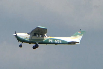 Jember uji coba wisata udara dengan pesawat Cessna