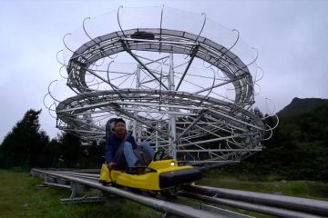 Wahana kereta luncur gunung berteknologi Jerman dibuka di Chongqing