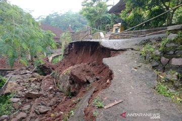 Pemkab Tasikmalaya tetapkan status siaga bencana banjir dan longsor