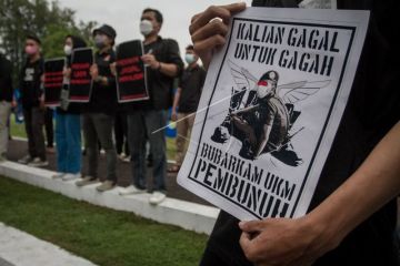 Unjuk rasa tuntut pembubaran UKM