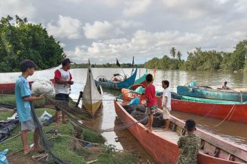 Mukomuko usulkan bantuan alat tangkap ikan untuk nelayan