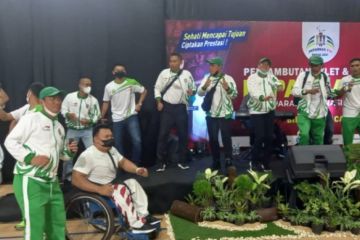 Lagu "Anak Medan" sambut kedatangan kontingen Peparnas Sumut di Papua