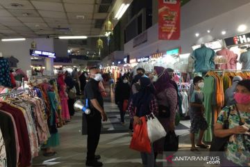 Kunjungan ke Pasar Tanah Abang capai 40 persen selama PPKM Level Dua