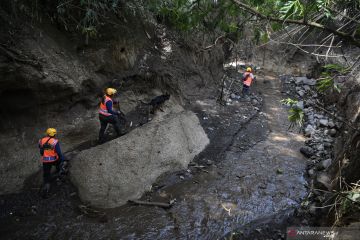 Pekan ini banjir melanda beberapa daerah, anak-anak bisa divaksinasi