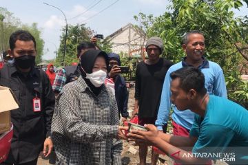 Menteri Sosial berikan bantuan ke korban banjir di Gresik