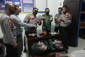 Tim gabungan TNI/Polri mengamankan ratusan butir obat terlarang