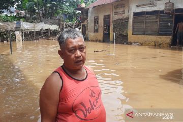 12 mobil pompa air disiagakan di Jakarta Barat