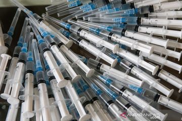 WHO: Dunia bakal kekurangan 1-2 miliar alat suntik vaksin COVID