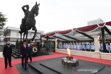 Presiden Jokowi resmikan tugu api di Kementerian Pertahanan