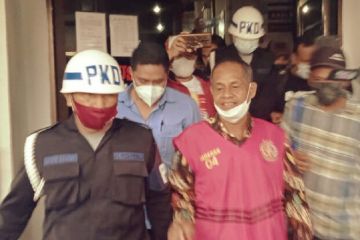 Usai diperiksa, Sekda Kabupaten SBB ditahan di Rutan Ambon