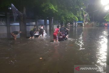 Banjir genangi sejumlah ruas jalan di Jakarta Timur