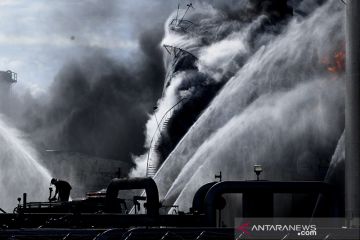 Pertamina pakai "foam monitor" untuk padamkan kebakaran Kilang Cilacap