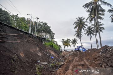 Longsor di kawasan wisata Senggigi