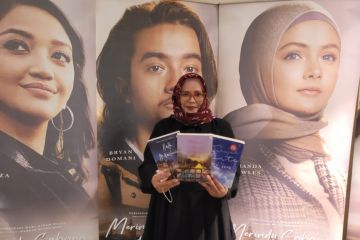 Novel karya Arumi "Merindu Cahaya De Amstel" diangkat ke layar lebar