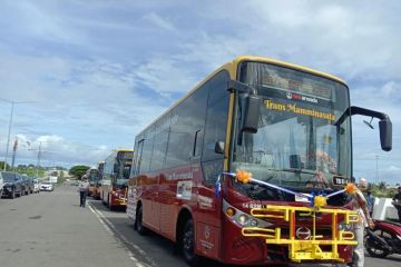 Uji coba 22 bus berbasis digital di Makassar