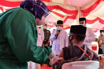 Wapres tinjau vaksinasi di Ponpes Mahyal Ulum Al-Aziziyah Aceh