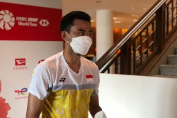 Tommy gagal atasi tekanan Momota di babak pertama Indonesia Masters