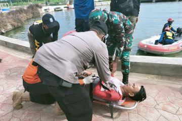 Pemkot Jakbar lakukan simulasi penyelamatan warga saat banjir