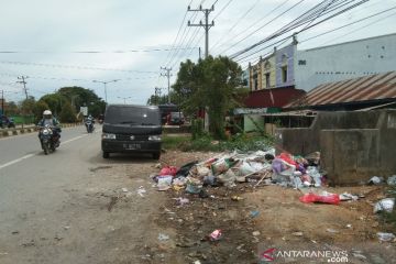 Kendari akan menutup tempat penampungan sampah di pinggir jalan