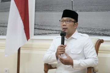 Gubernur Jawa Barat minta kabupaten/kota bergegas tuntaskan vaksinasi